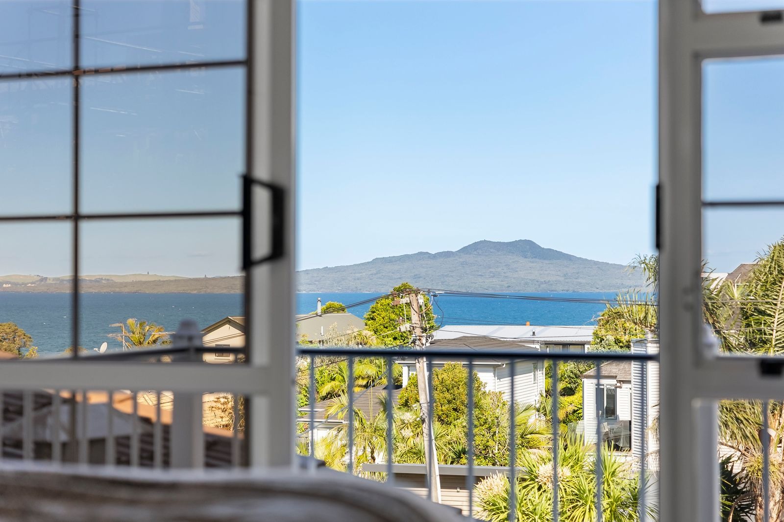 Rangitoto Views & Walk to the Beach photo