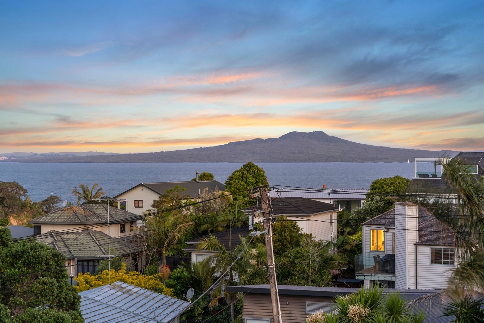 Rangitoto Views & Walk to the Beach photo