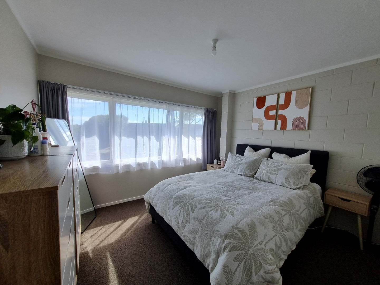 Tidy 2-level 2 bedroom unit photo