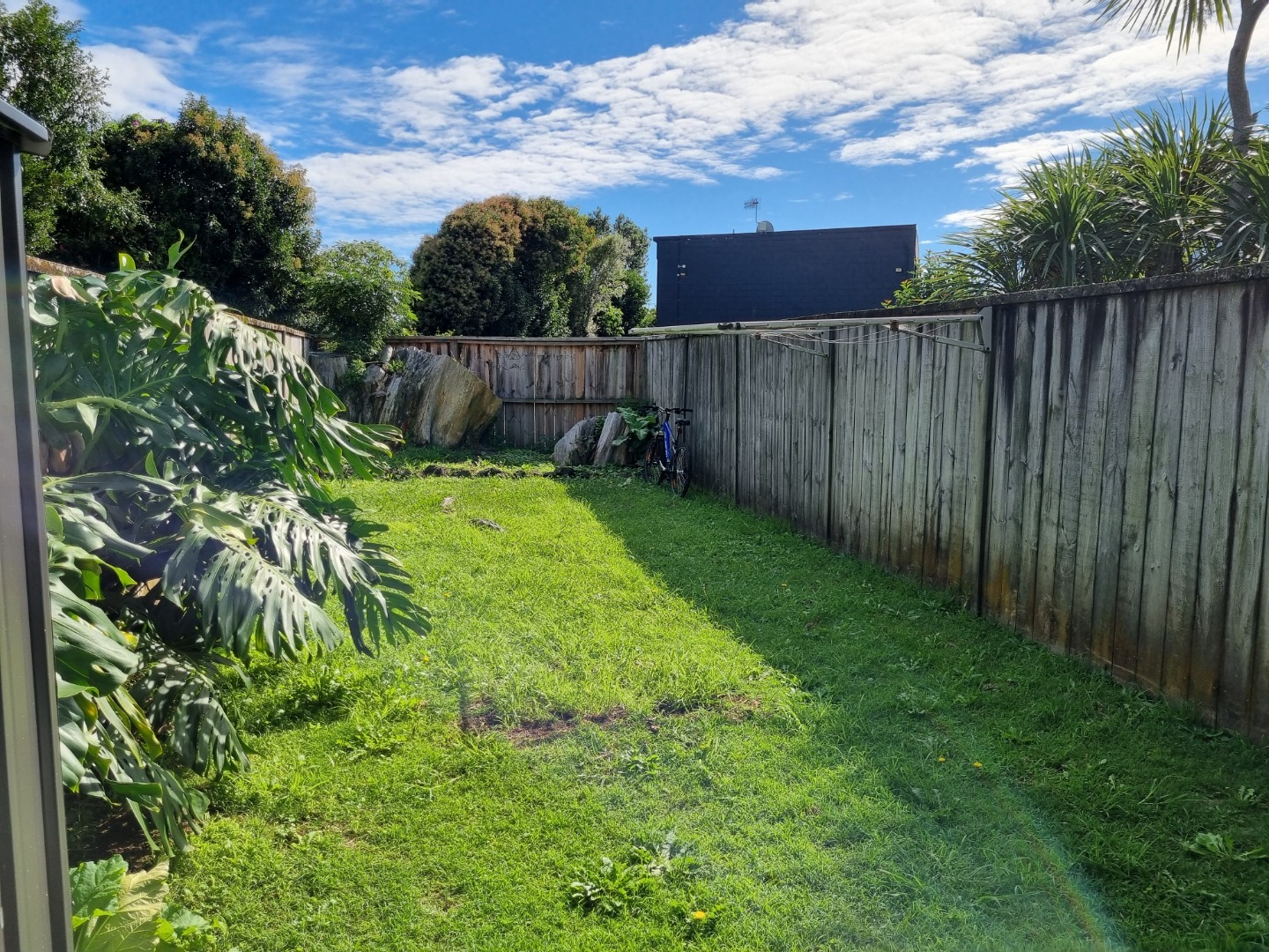 Tidy 2-level 2 bedroom unit photo