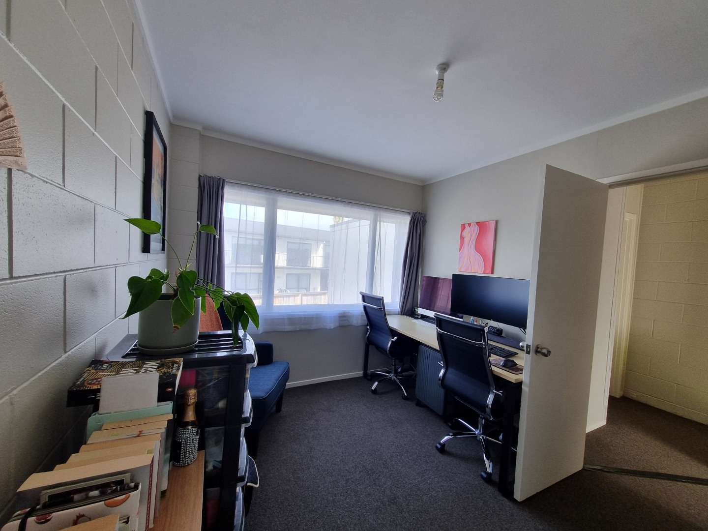 Tidy 2-level 2 bedroom unit photo