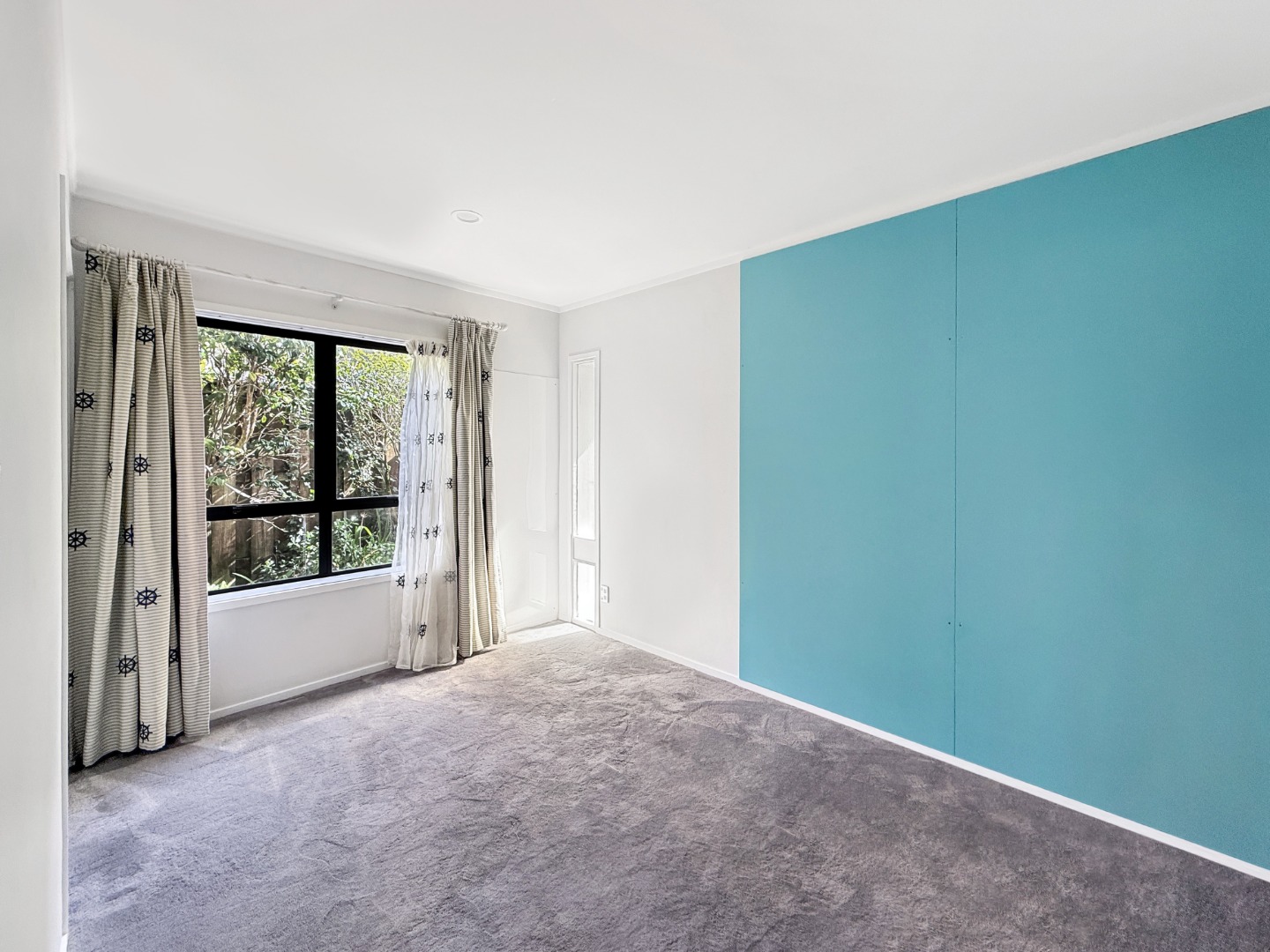 Spacious & Private Family Home in Hillcrest – 3 Bedrooms + Study + 3 Bathrooms photo