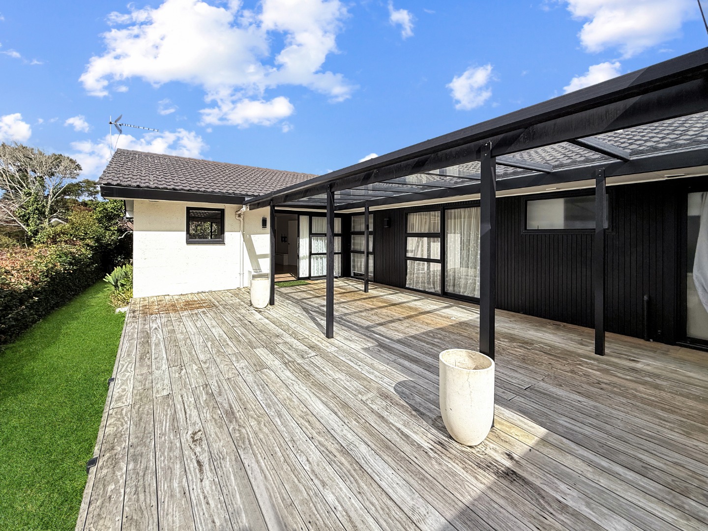 Spacious & Private Family Home in Hillcrest – 3 Bedrooms + Study + 3 Bathrooms photo