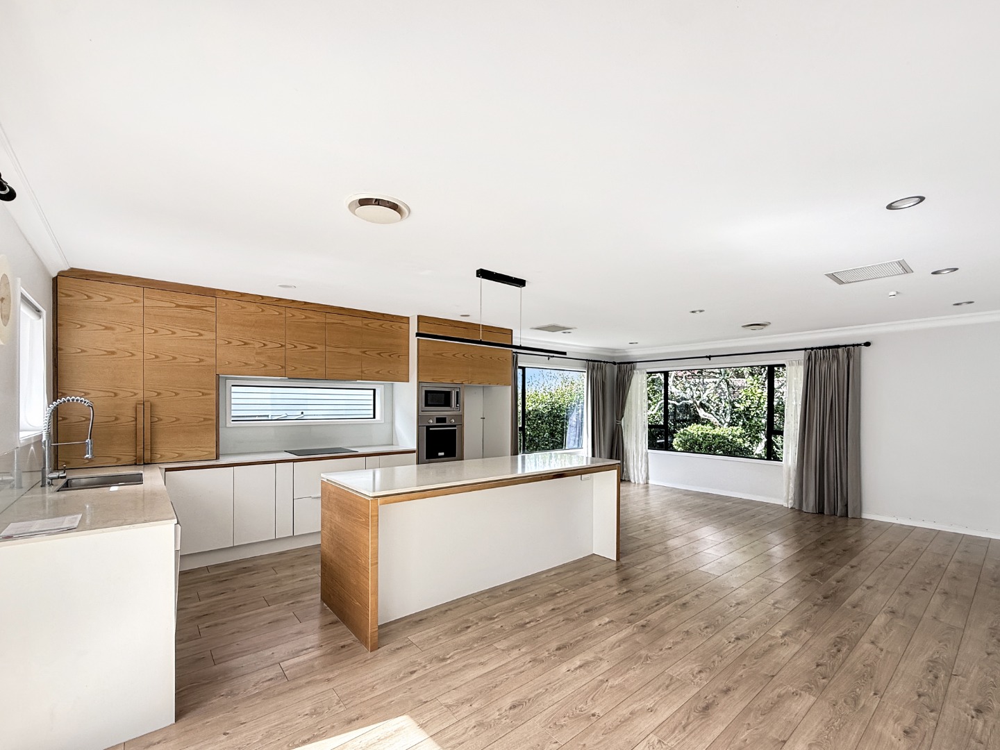 Spacious & Private Family Home in Hillcrest – 3 Bedrooms + Study + 3 Bathrooms photo