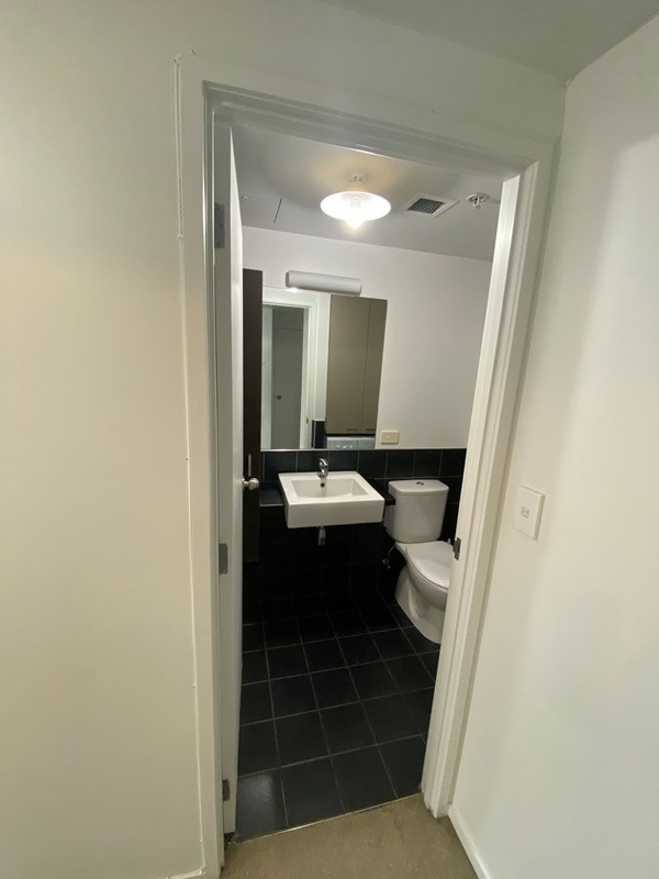 City Centre - 3 Bedrooms Secure Building! Water Included! photo