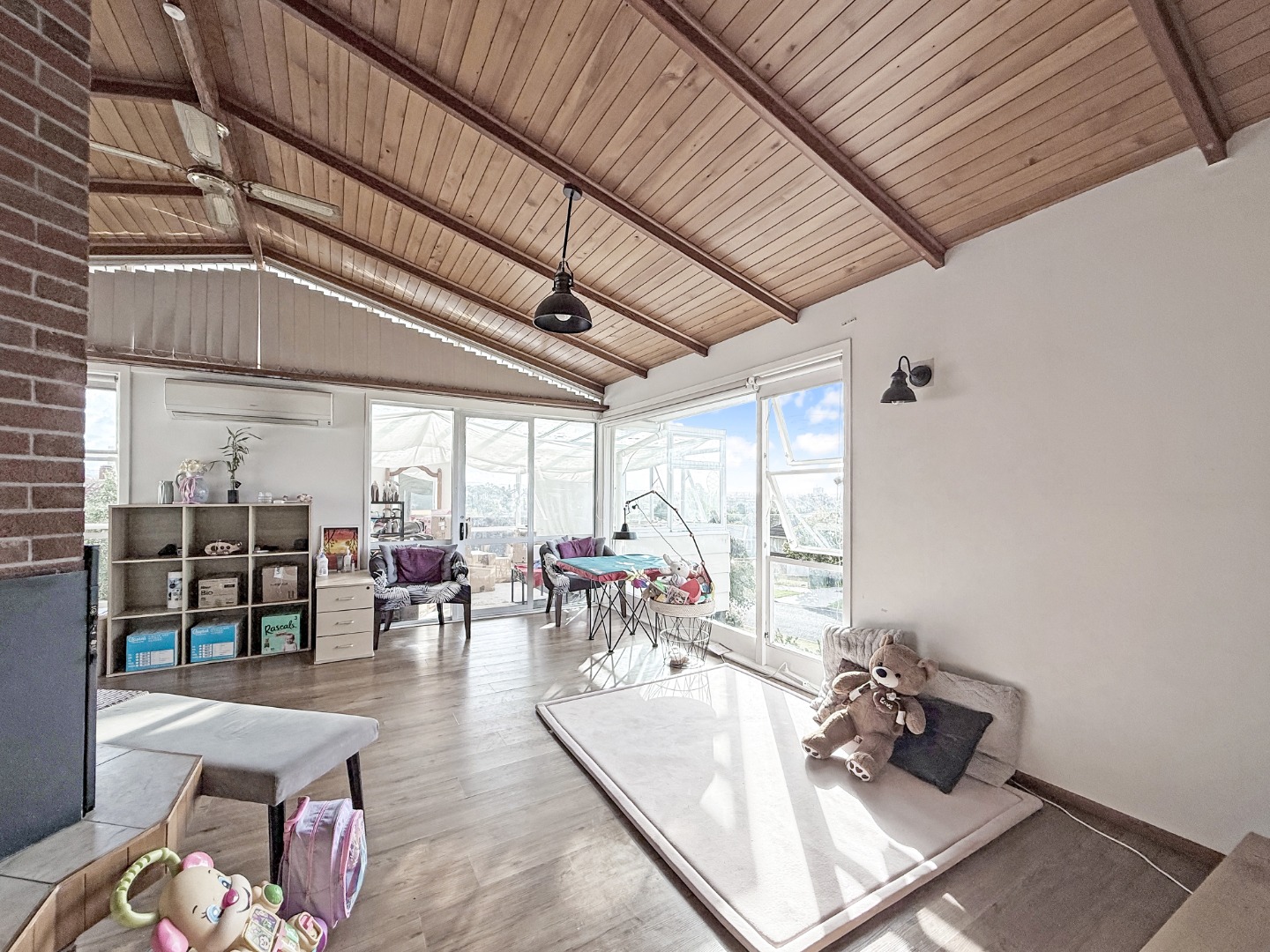 Short-Term Rental – Sunny 4 Bedroom, 3-Level Home photo