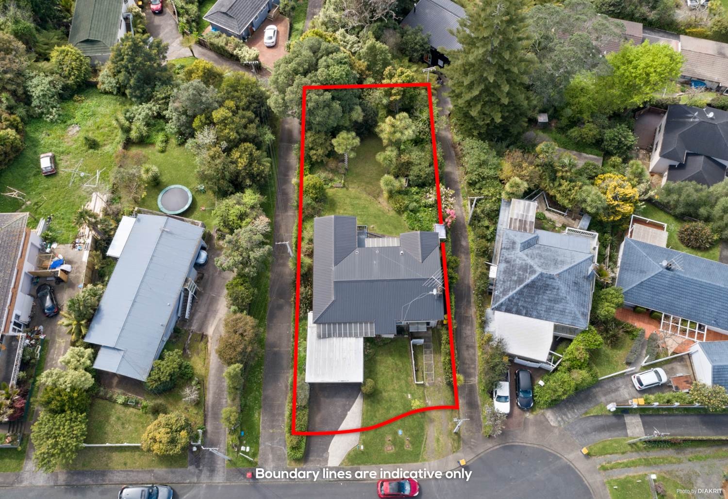 Spacious 4 Bedroom Family Home in Browns Bay – Separate Upstairs Living photo