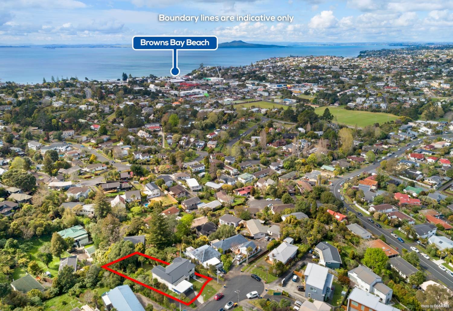 Spacious 4 Bedroom Family Home in Browns Bay – Separate Upstairs Living photo
