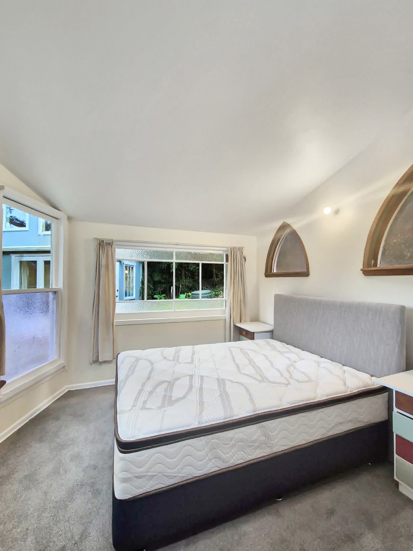 Tranquil Bush Retreat by the Estuary – Character Cottage + Studio $550 p/w photo