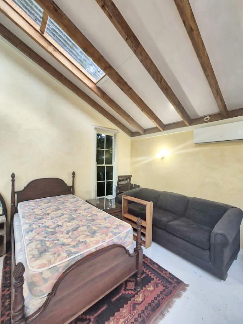 Tranquil Bush Retreat by the Estuary – Character Cottage + Studio $550 p/w photo