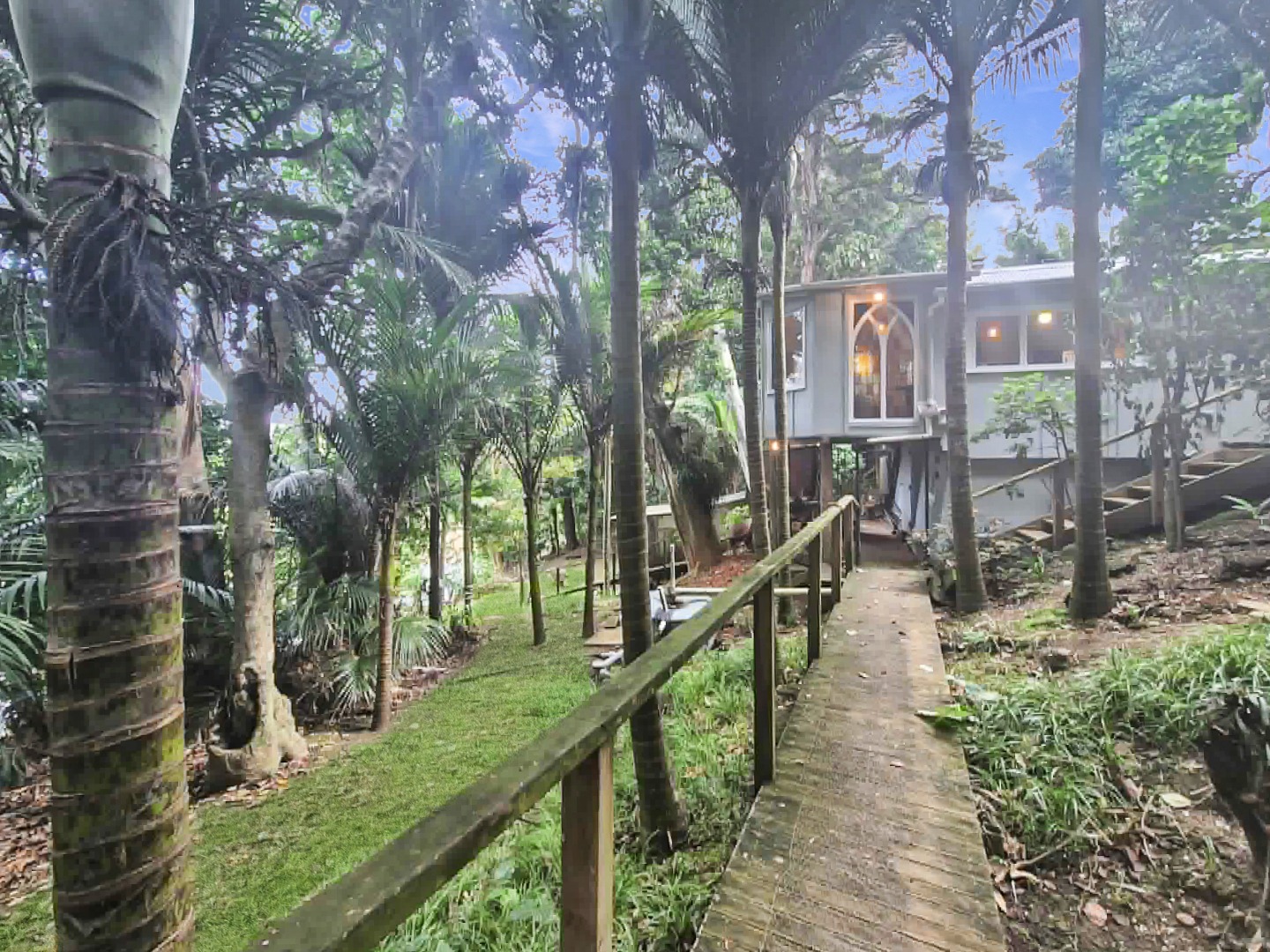Tranquil Bush Retreat by the Estuary – Character Cottage + Studio $550 p/w photo
