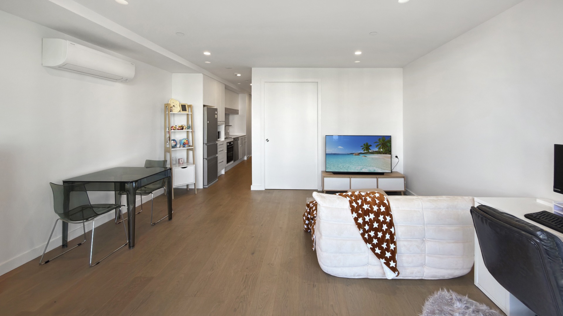 Premium Partly Furnished One Bedroom Apartment  photo