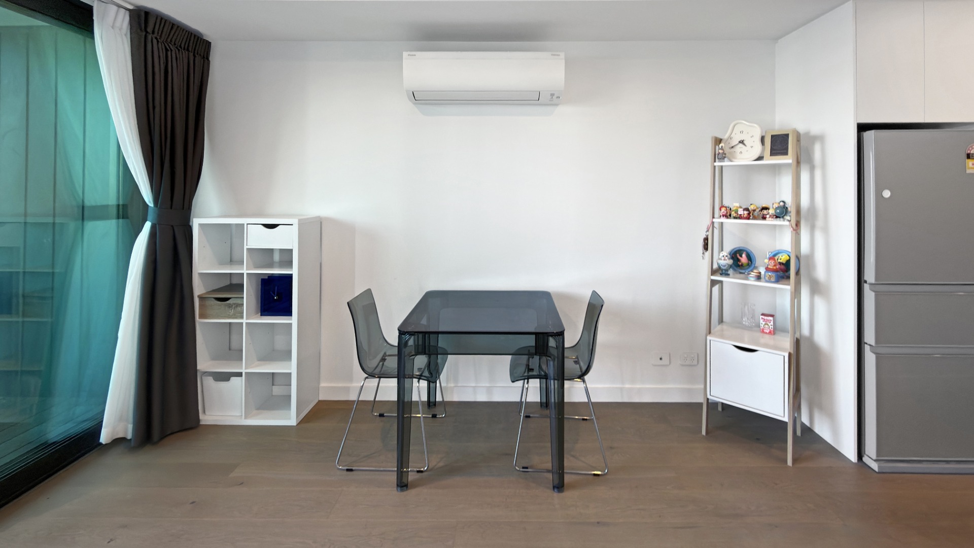 Premium Partly Furnished One Bedroom Apartment  photo