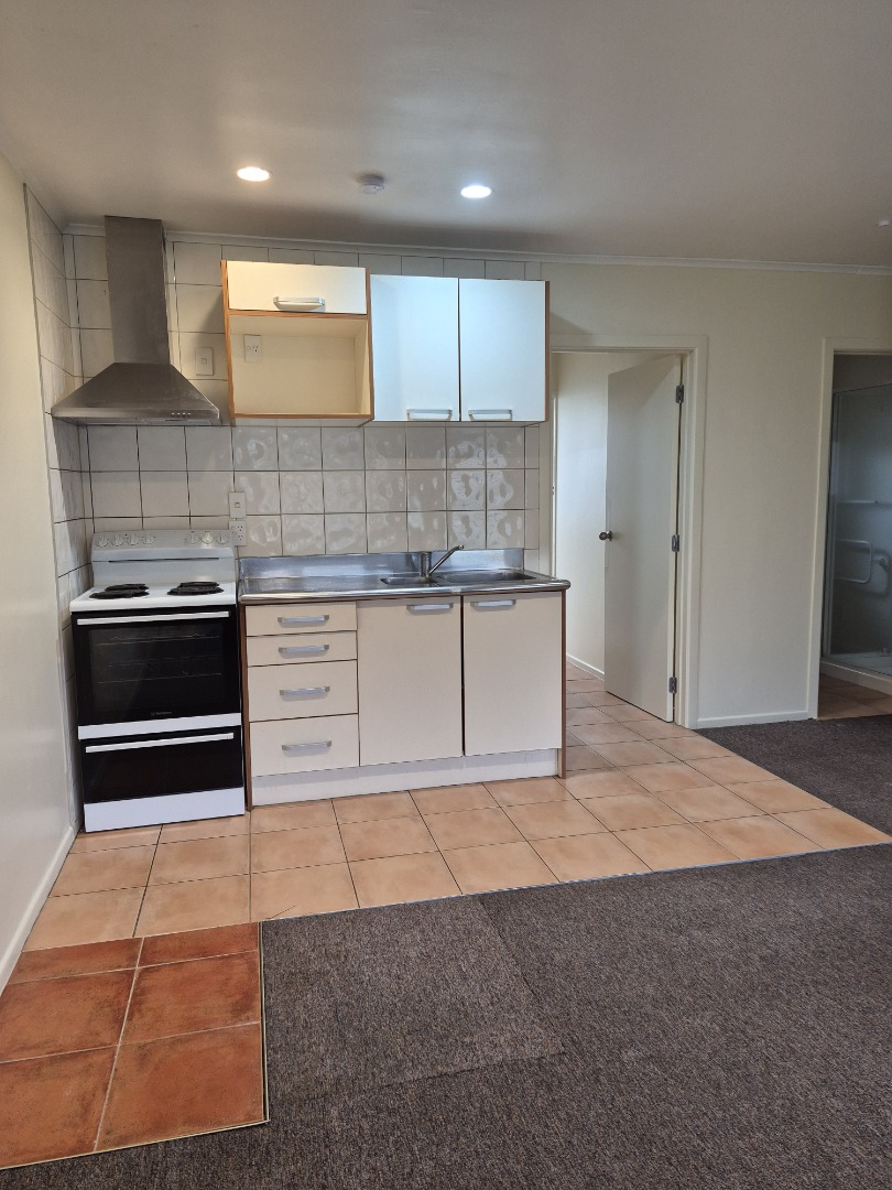 EPSOM :  Selwyn Road 2 Bedroom and study  photo