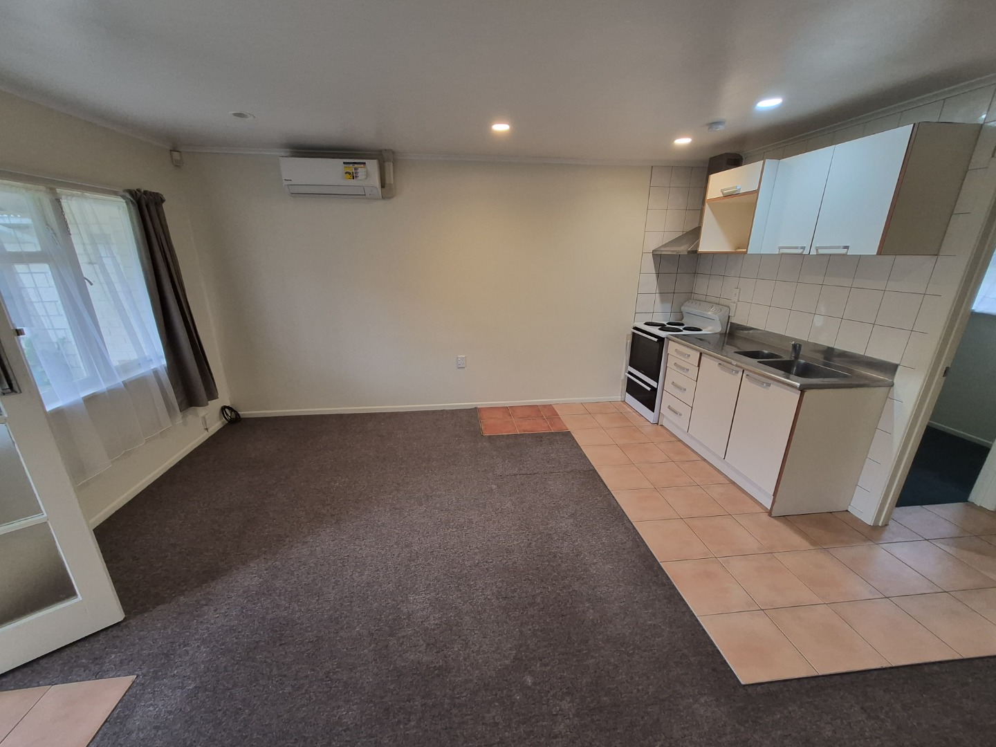 EPSOM :  Selwyn Road 2 Bedroom and study  photo
