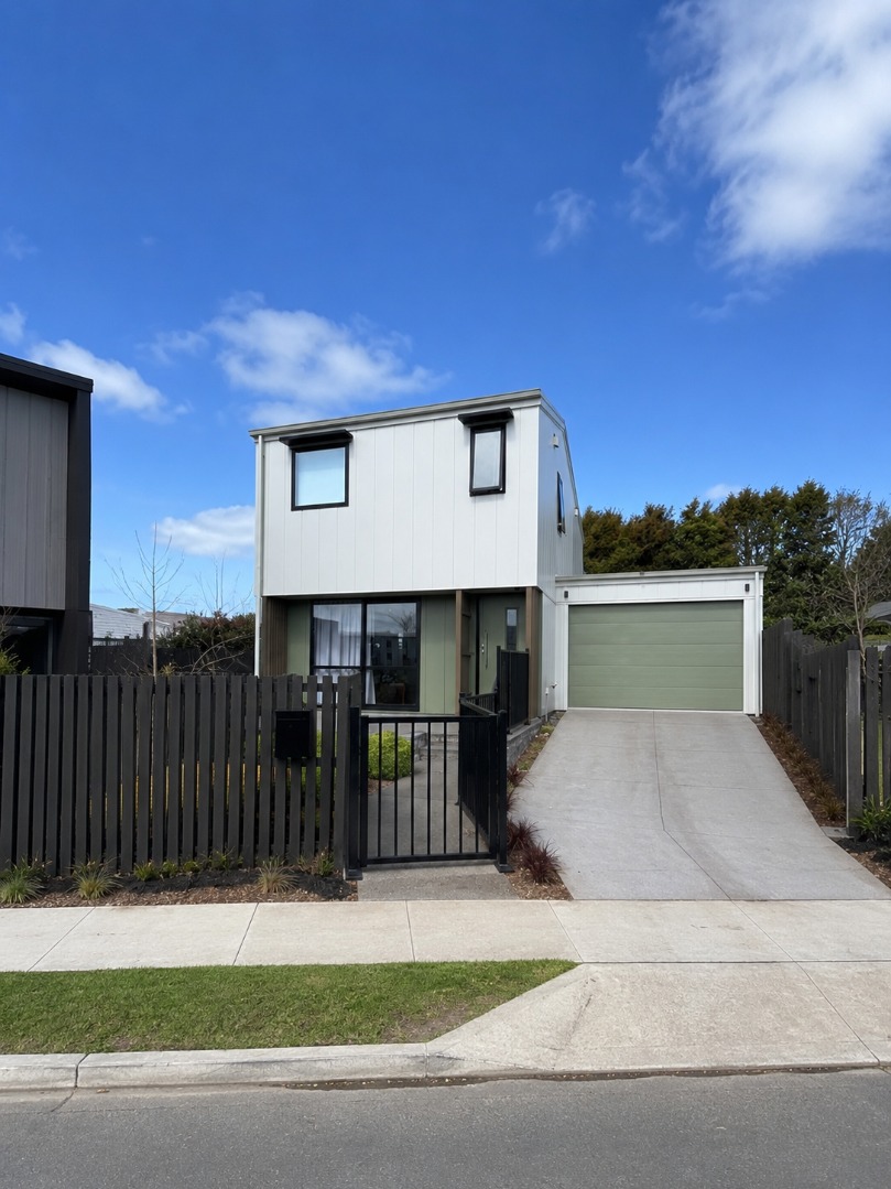 Spacious 3-Bedroom Townhouse for Rent in Mangere photo