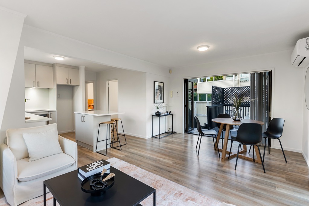 Family Living in Prime Remuera – Double Grammar Zone photo