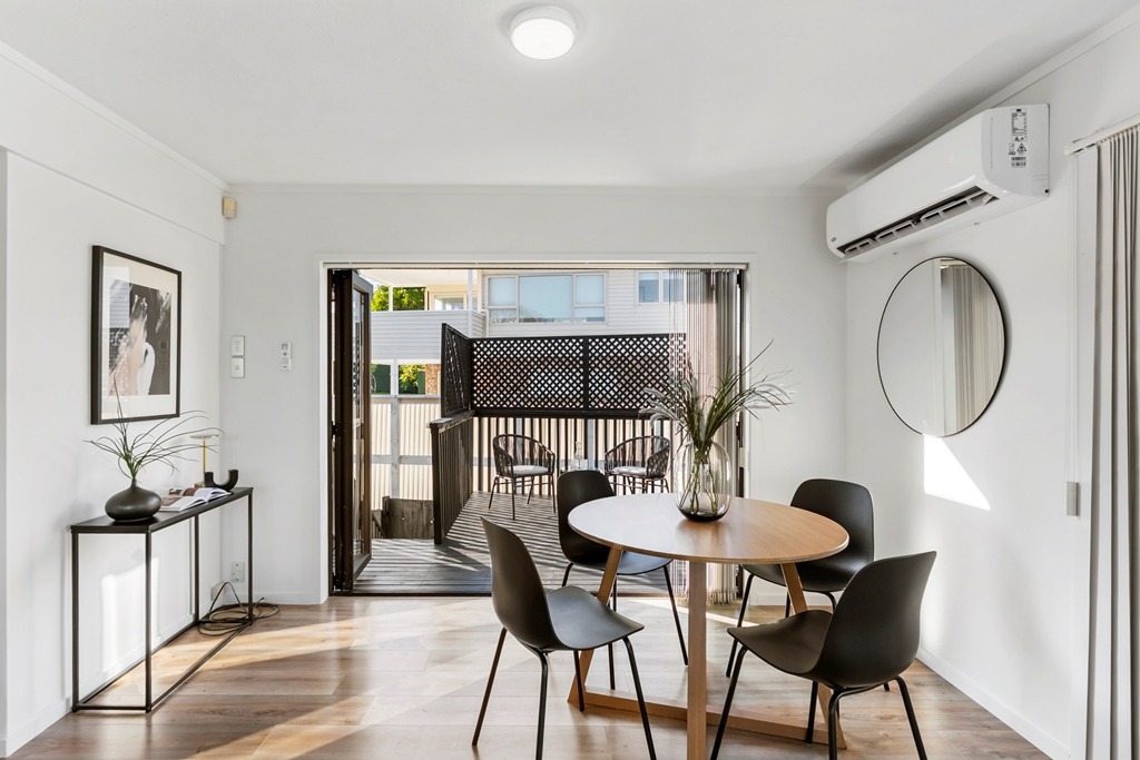 Family Living in Prime Remuera – Double Grammar Zone photo