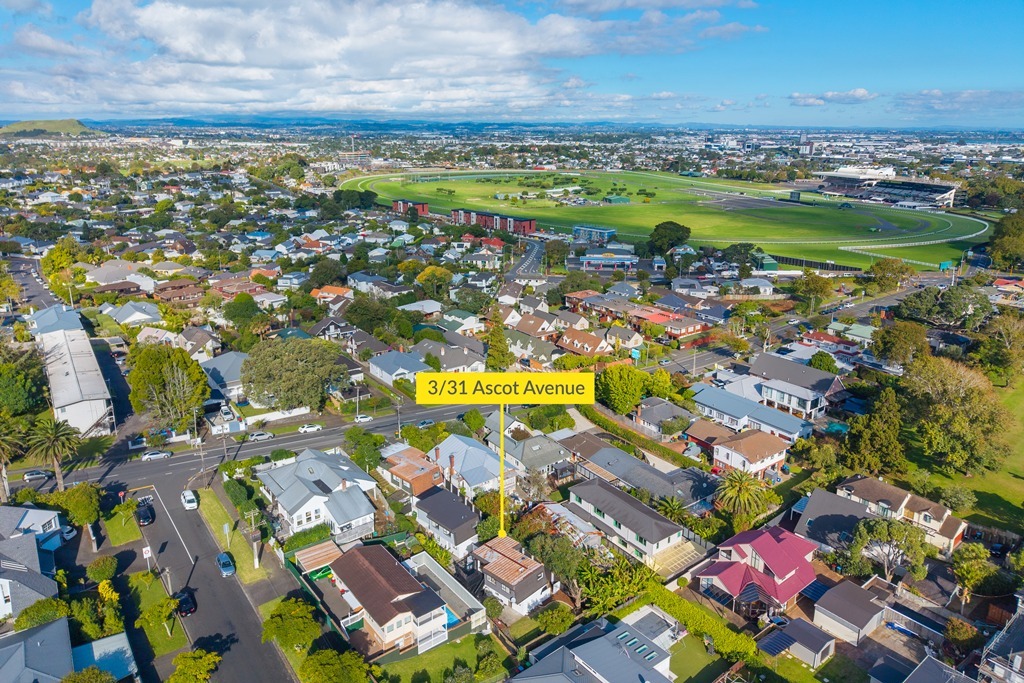 Family Living in Prime Remuera – Double Grammar Zone photo