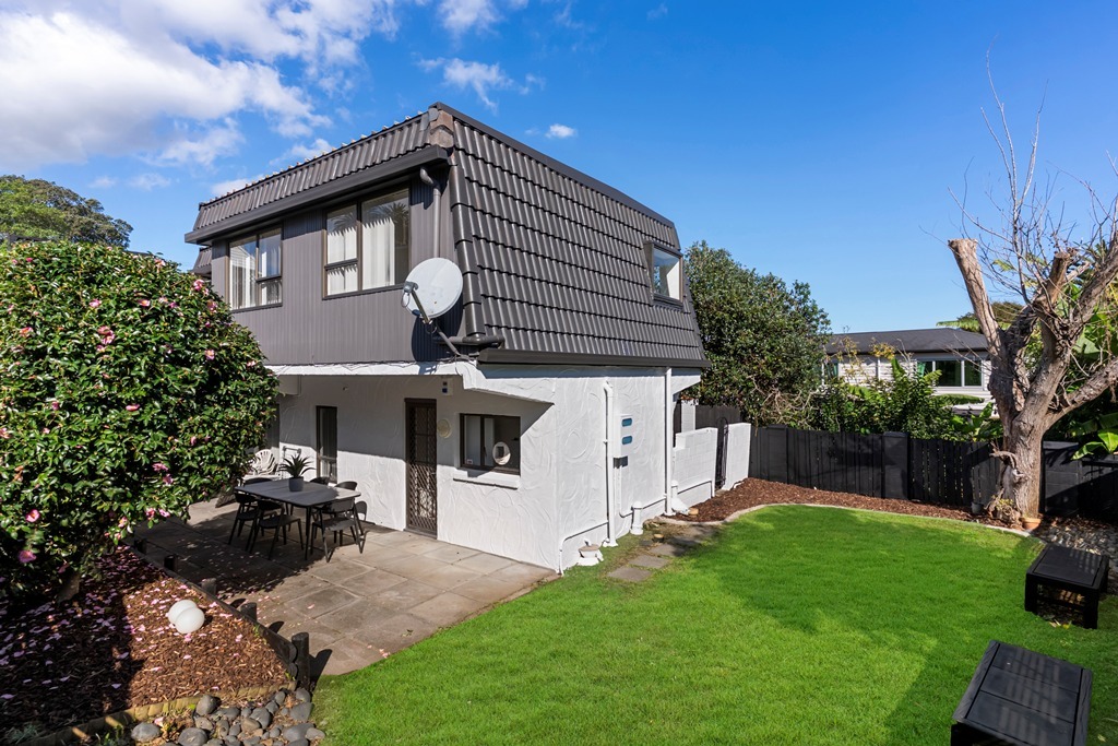 Family Living in Prime Remuera – Double Grammar Zone photo